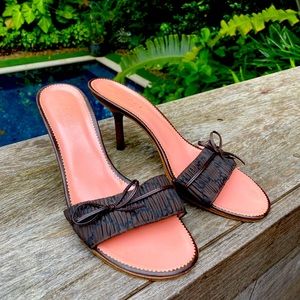 Beautiful Vintage Gucci kitten heels. A classic. Gently used. 💕One owner